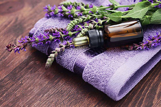 بهترین اسانس&zwnj;های روغنی برای مبارزه با پیری پوست